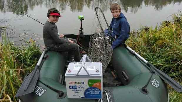 Redodo Kayak Battery in Use at Kids' Fishing Camps