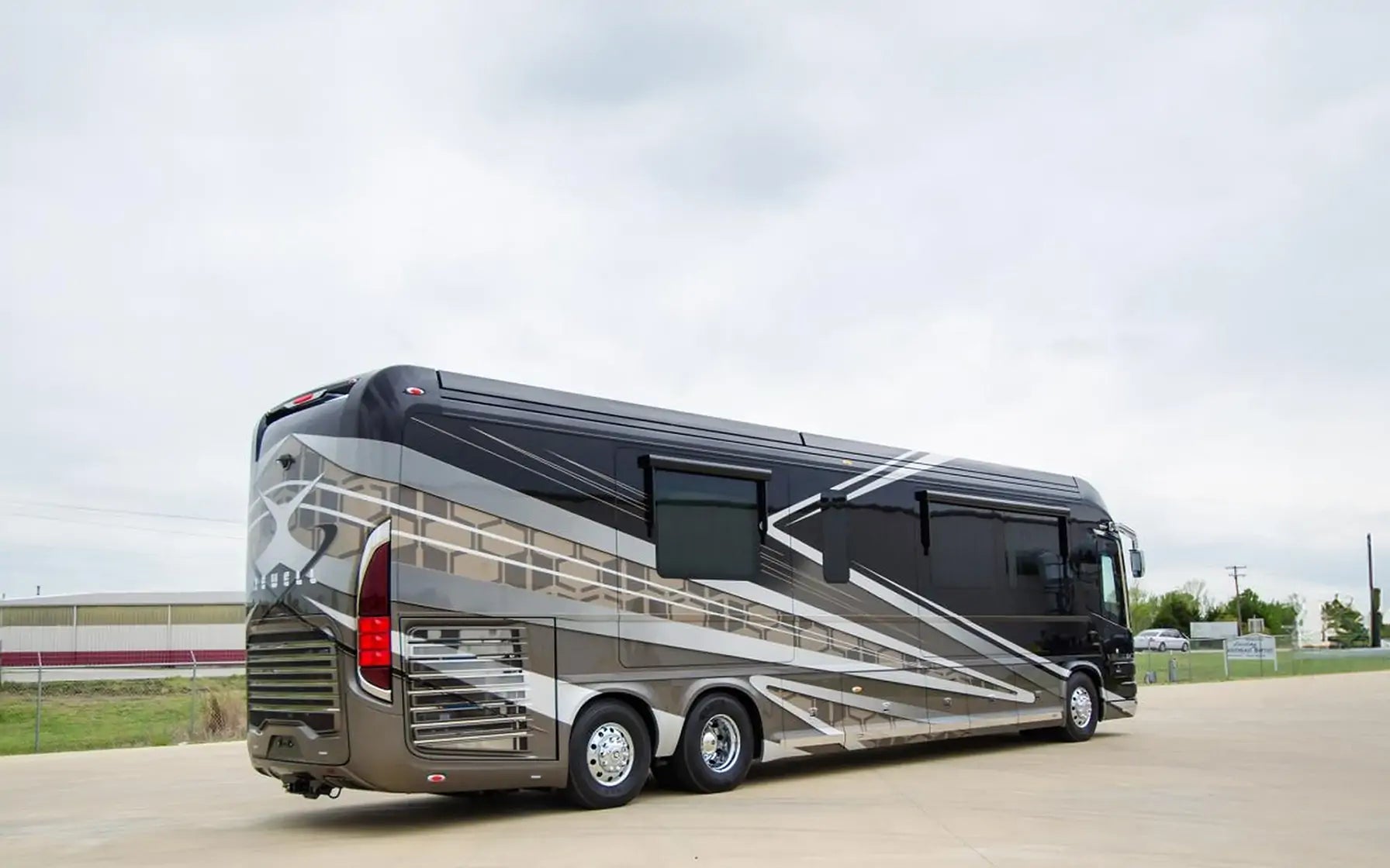 <span style="color:#ffffff;">Recommended: 2.5-7.5kWh</span>