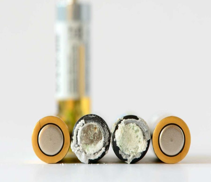 【Answered】Do Lithium Batteries Leak? How to Prevent?